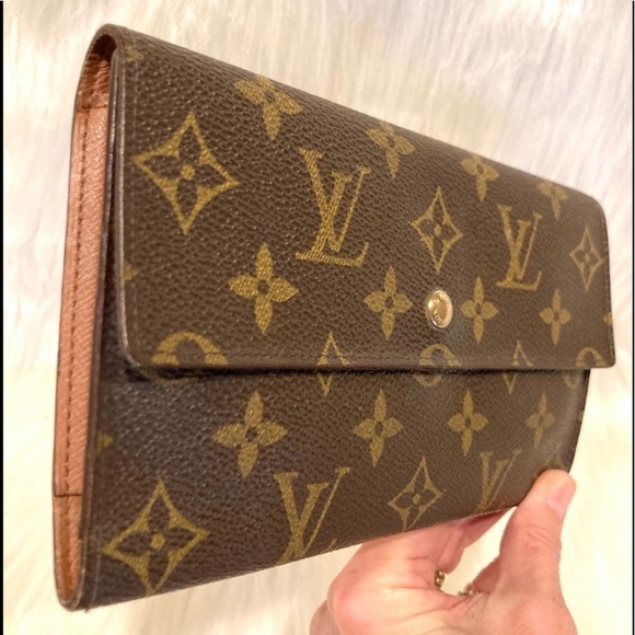 EXCELLENT CONDITION! Authentic Louis Vuitton Sarah Wallet  #5.6v SP 0016 - Picture 3 of 9